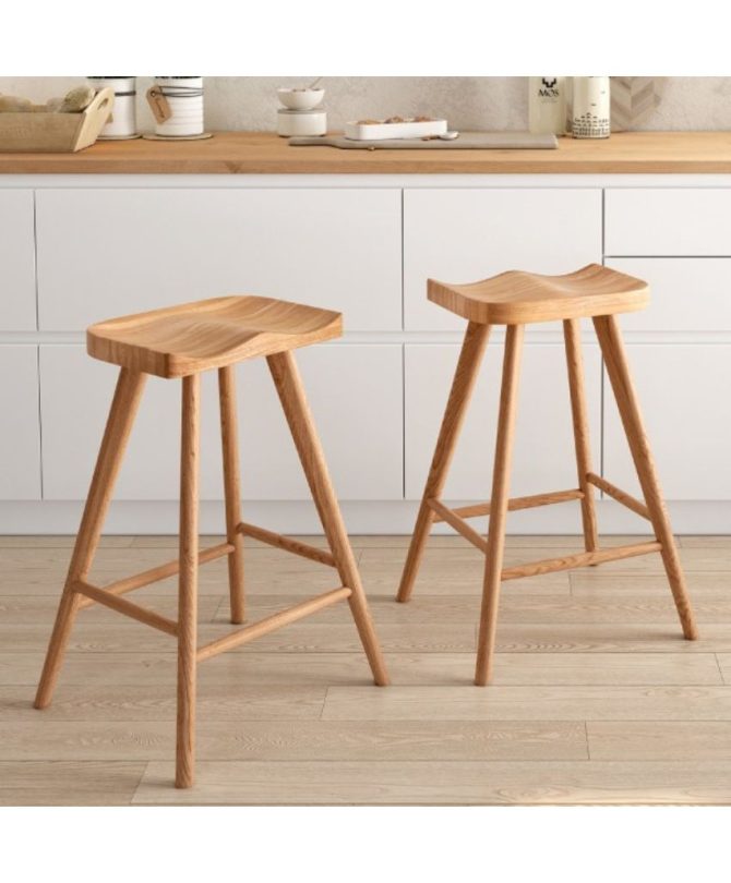 Taburete de madera para cocina en color roble natural